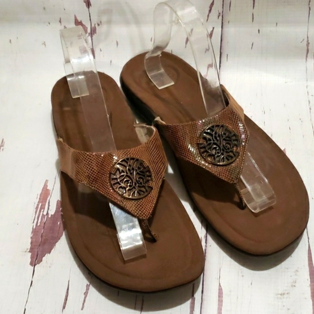 Obeo brown T-strap thong embellish sandals size 12 narrow